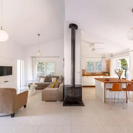 Lime Coral Villa Coral Bay